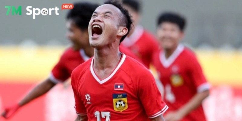 Khampane ăn mừng bàn thắng vào lưới của đội U22 Việt Nam